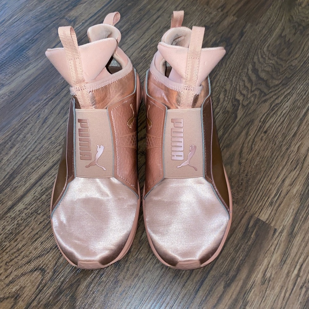 Rose Gold Puma Fierce Running Shoes Womens Sz 11